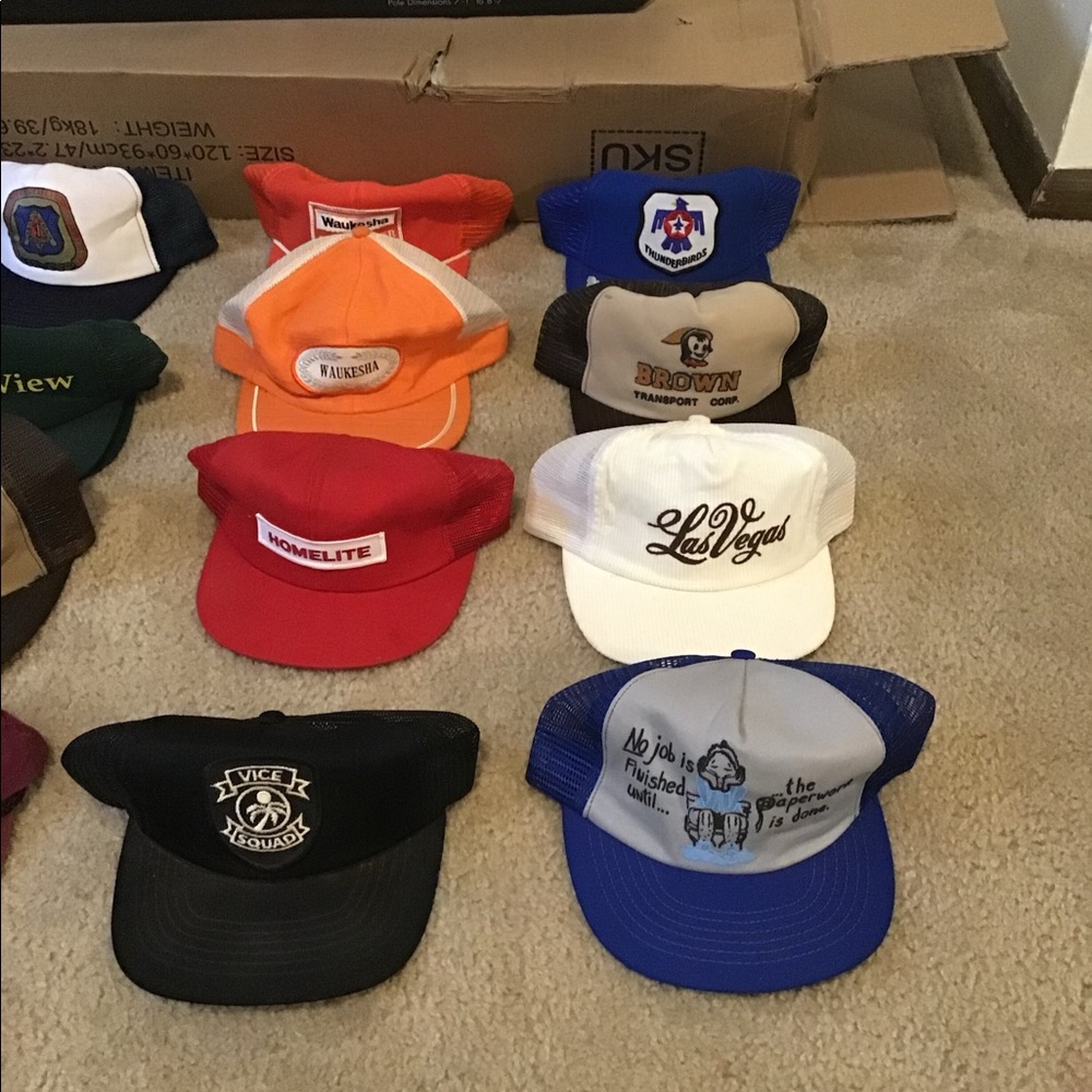 VINTAGE HATS - Picture 6 of 6
